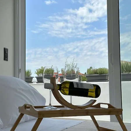 Step One | Luxury Right In The Heart Of Acropolis Next To Metro Station אתונה