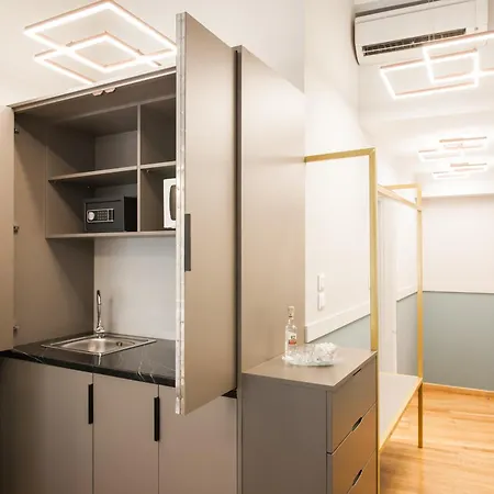 Step One | Luxury Right In The Heart Of Acropolis Next To Metro Station אתונה