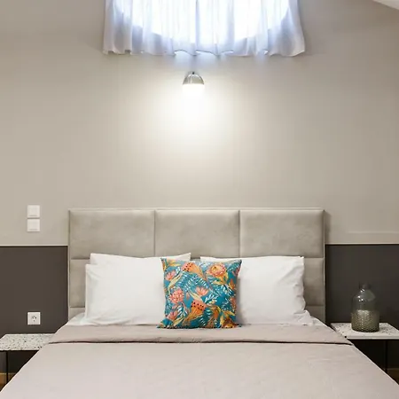Step One | Luxury Right In The Heart Of Acropolis Next To Metro Station Apartament *
