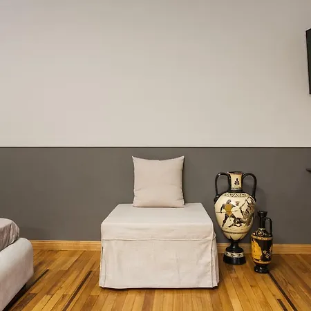 Step One | Luxury Right In The Heart Of Acropolis Next To Metro Station דירה אתונה