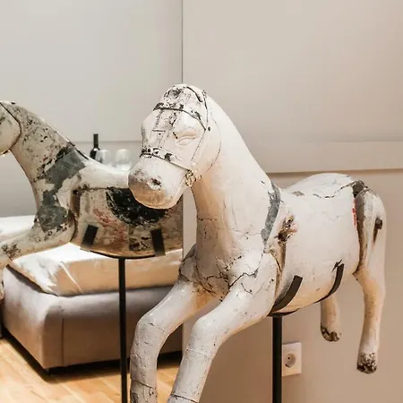 Step One | Luxury Right In The Heart Of Acropolis Next To Metro Station 公寓 雅典